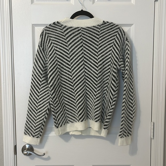 NWOT SHEIN Cream & Black Button Up Sweater - Size XS - New, Never Worn. - Picture 6 of 8